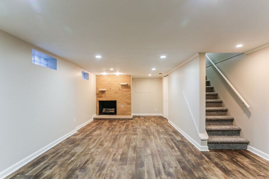 Building Photo - 1392 Devonhurst Dr