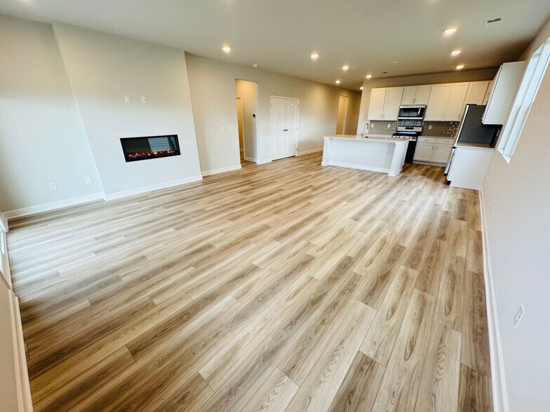 Building Photo - 507 Forsberg Ct