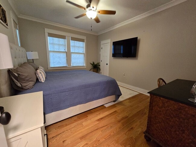 Building Photo - NEW LISTING!!!!!