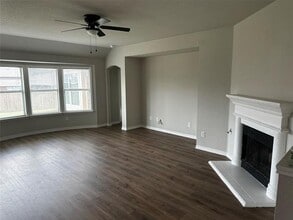 Building Photo - 2512 Clubhouse Dr
