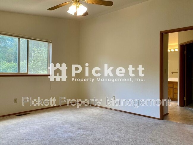 Building Photo - 10659 Wharf Pl NW