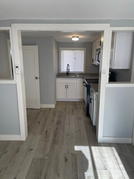 Building Photo - 214 Spruce St