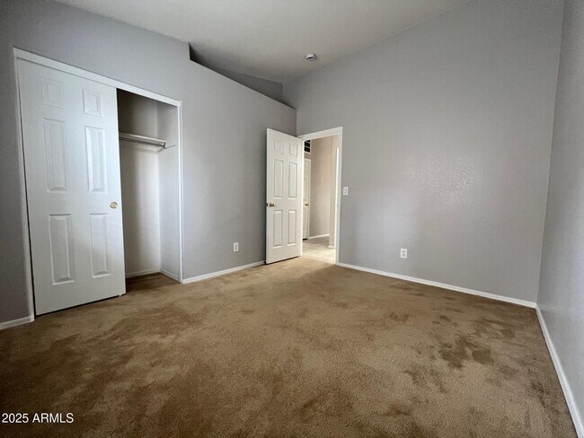 Building Photo - 10419 N 58th Dr