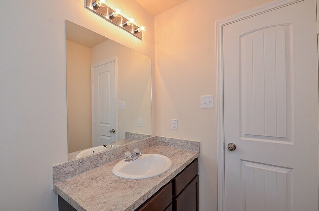 Building Photo - 24226 Ravenna Oaks Ct