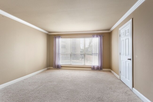 Building Photo - 2BR 2BA Condo Downtown (Riverview Condomin...