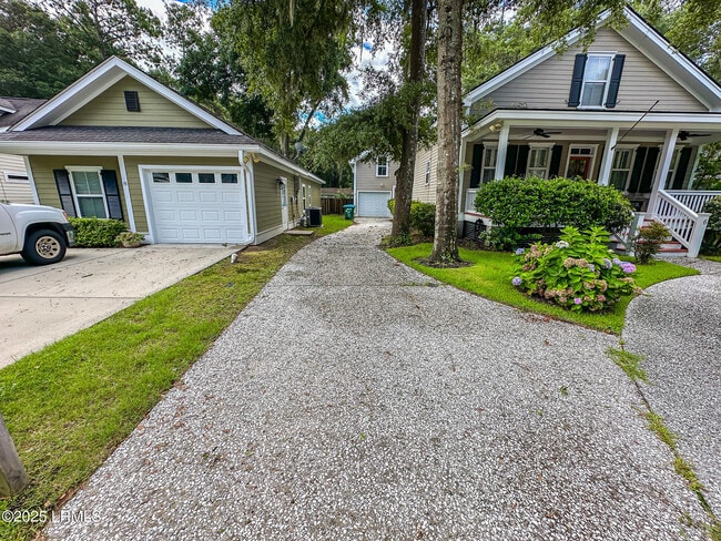 Building Photo - 6 Carolina Village Cir