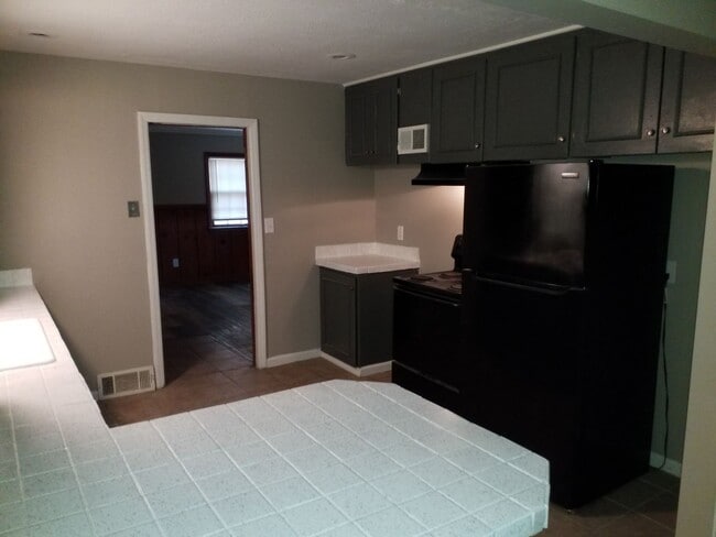 Building Photo - Coming Soon! South KC SF