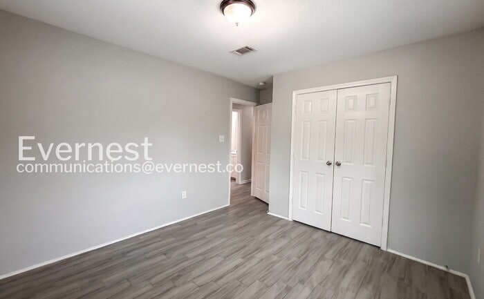 Building Photo - 8117 Richland Dr