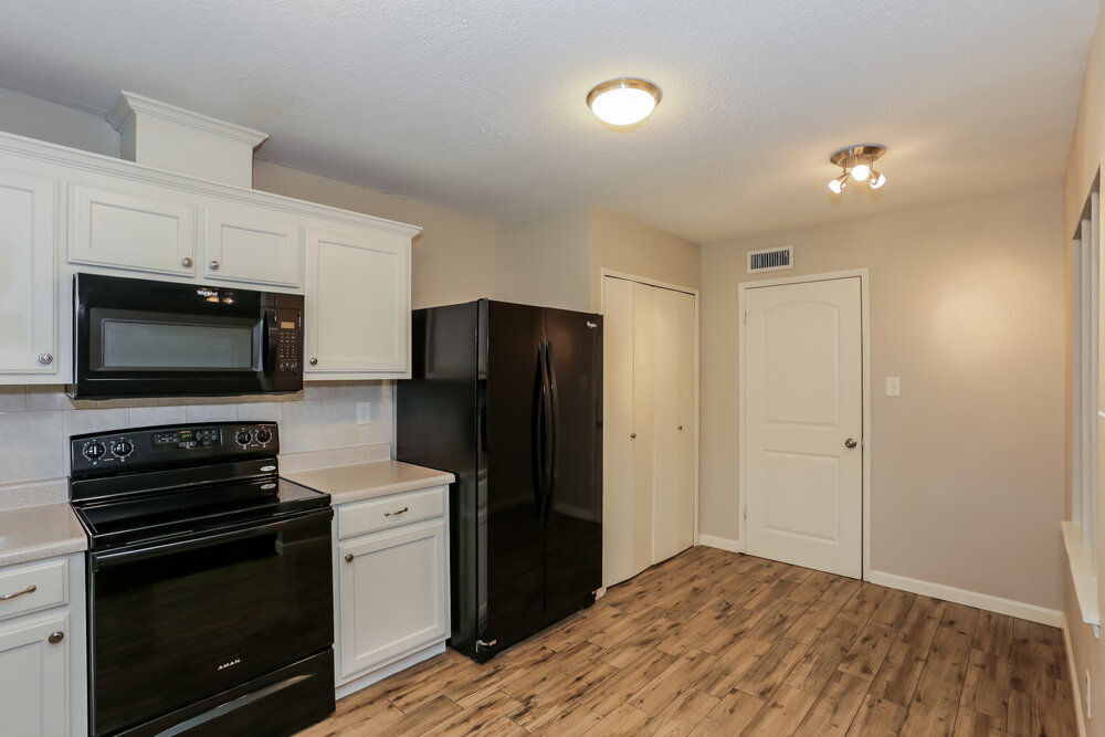 Building Photo - 7812 Burgundy Dr