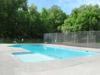 Relax This Summer! - Viking Apartments and Townhouses