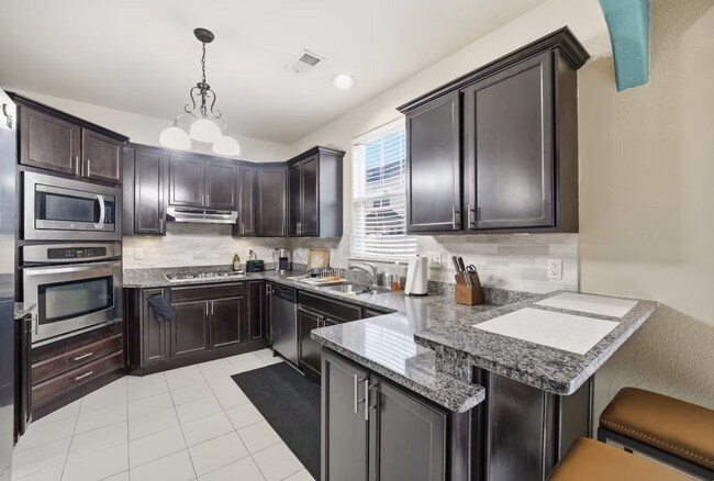 Building Photo - All-Inclusive Room in Stylish Kempsville Condo w/ Garage