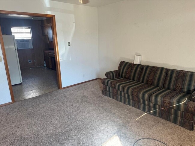 Primary Photo - 1303 Meadow Ln