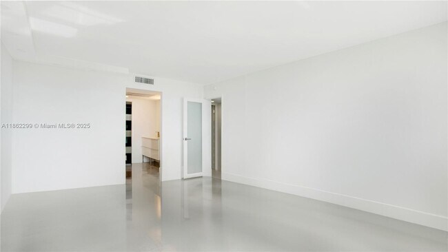 Building Photo - 5838 Collins Ave