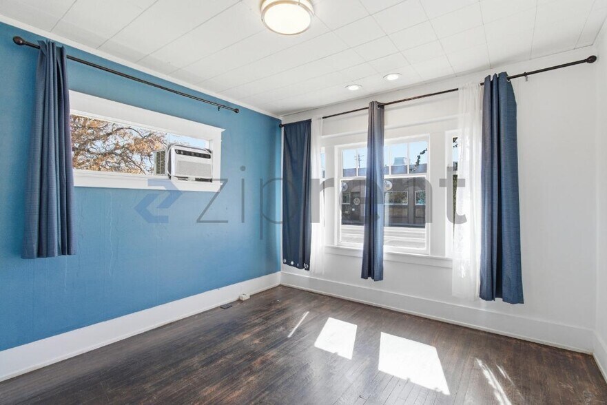 Building Photo - 423 Mill St