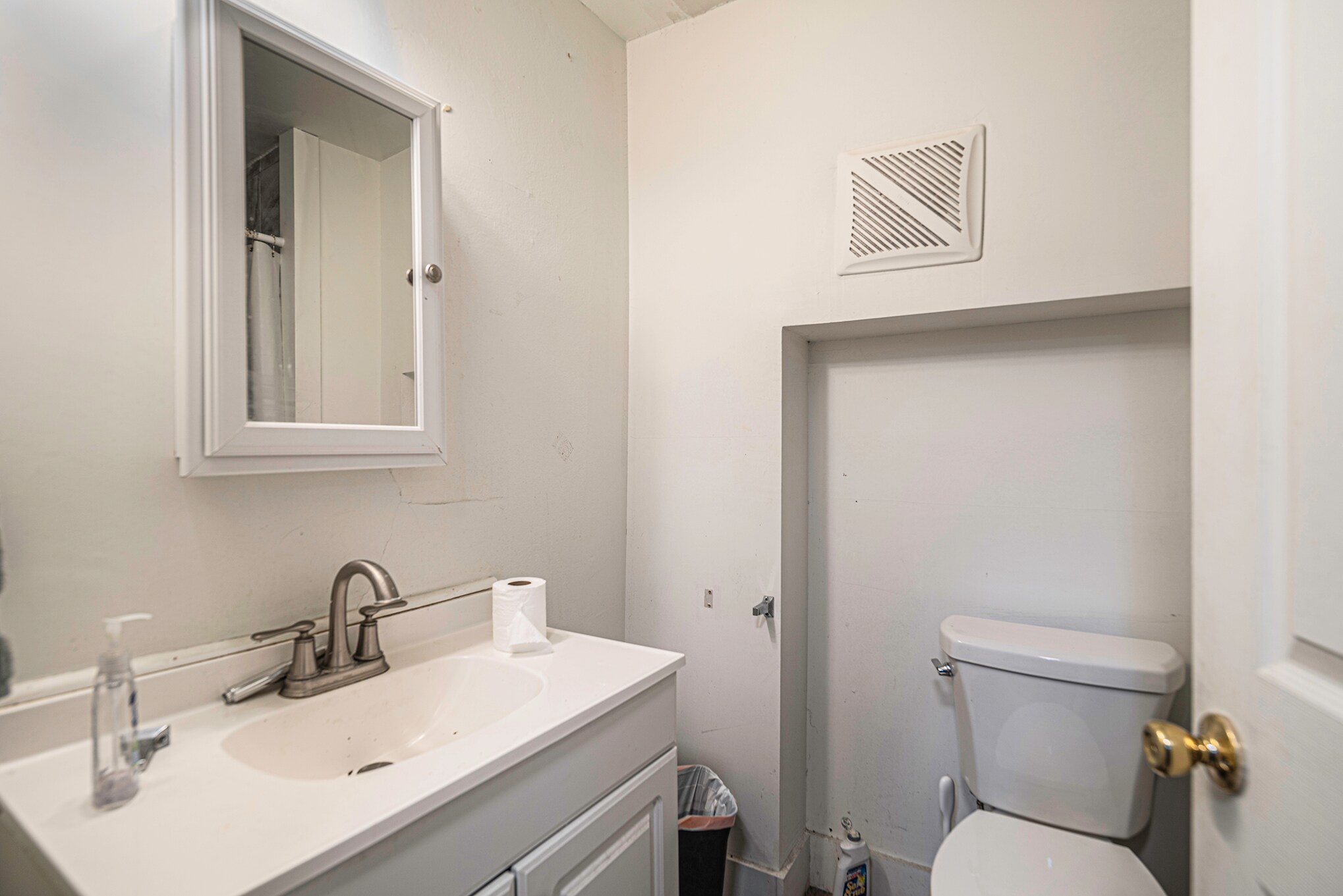 Building Photo - 335 Packard St