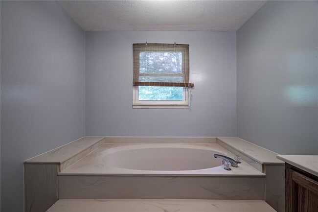 Building Photo - 2843 Pine Meadow Dr