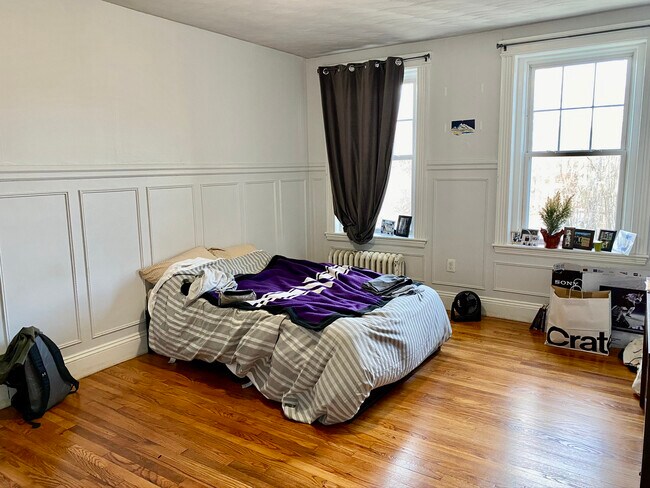 Building Photo - 76 Babcock St