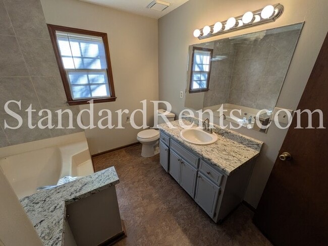 Building Photo - Ranch in Jonesboro