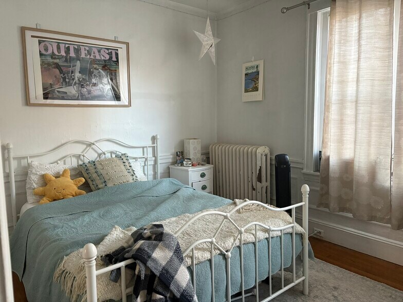 Building Photo - 56 Egmont St