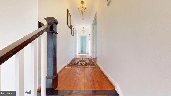 Building Photo - 317 Springvale Rd
