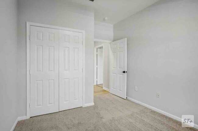 Building Photo - 10550 Baymeadows Rd