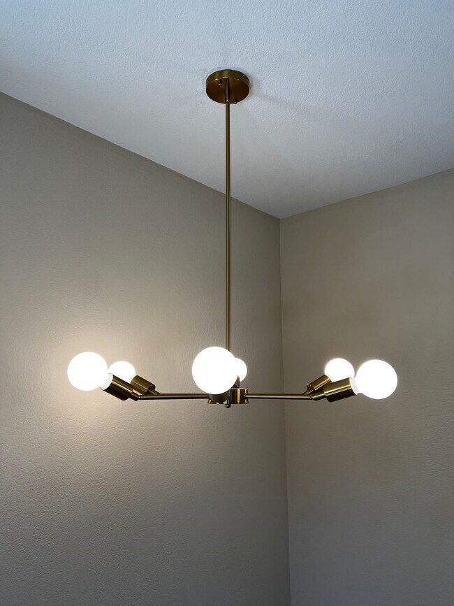 Building Photo - 580 Vista Ave