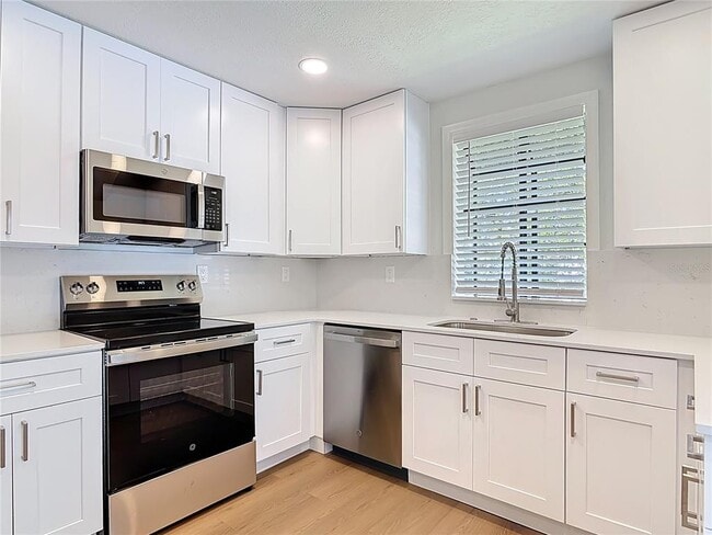 Building Photo - 1415 Frances Dr
