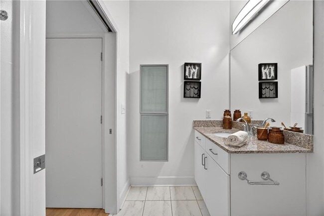 Building Photo - 384 Ralph McGill Blvd NE