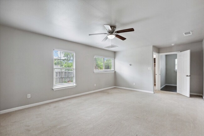 Building Photo - 4016 Winfield Ave