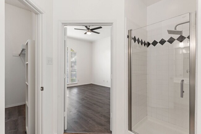 Building Photo - 2802 Briarbrook Ln