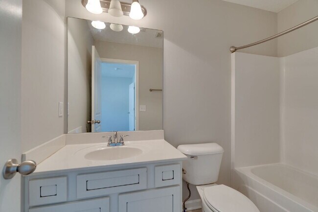 Building Photo - "Charming 2-Bedroom Townhouse Retreat on Staten Drive – Spacious 1,285 Sq. Ft. with 2 Full Baths ...
