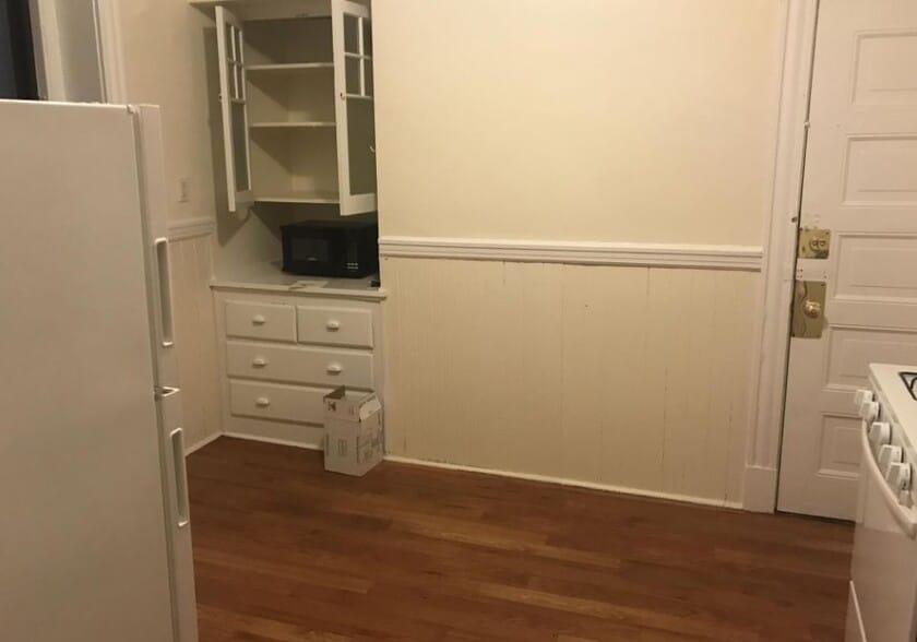 Building Photo - 881 Massachusetts Ave