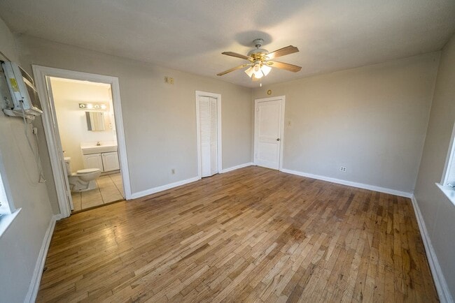 Building Photo - 2218 1/2 Chapman St