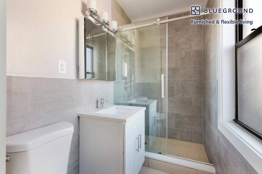 Building Photo - 320 E 52nd St