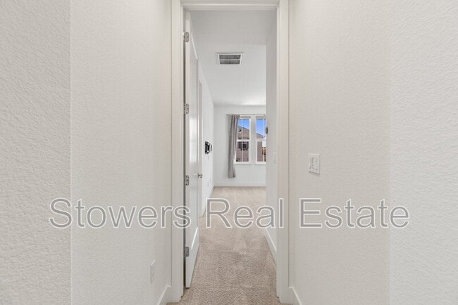 Building Photo - 2012 Confidence Wy