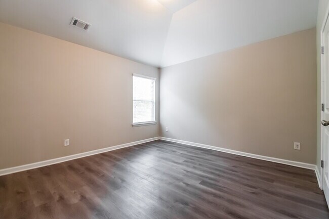 Building Photo - 6338 Oakwell Ct