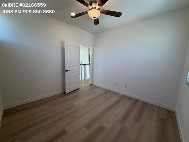 Building Photo - Eastvale 4 Bedroom Condo