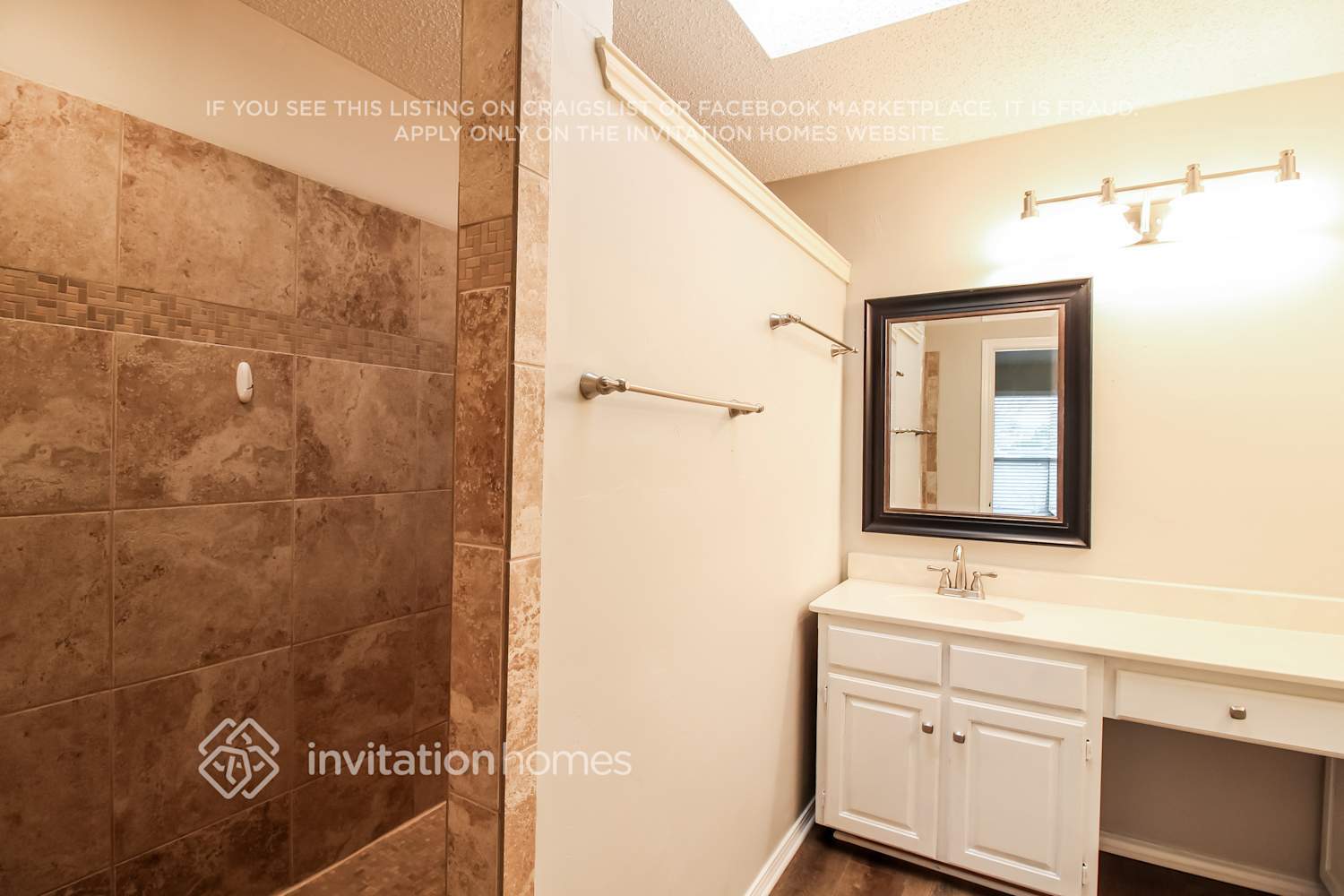 Building Photo - 1530 Knollview Ln