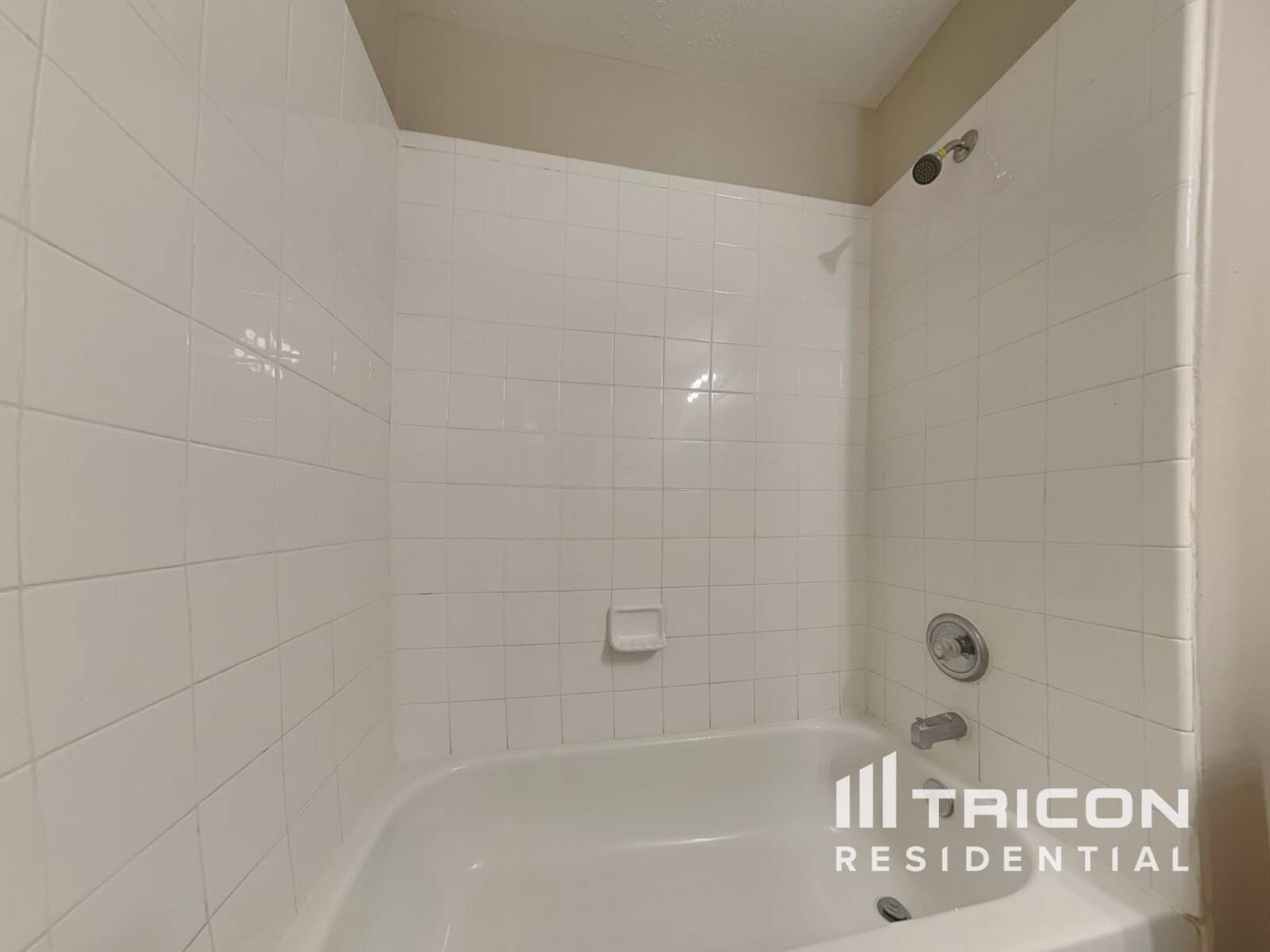 Building Photo - 16783 Fallen Timbers Dr