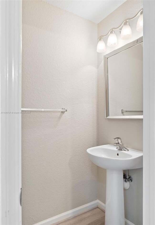 Building Photo - 4481 SW 49th Ave