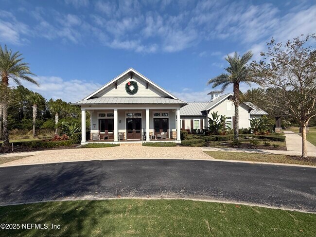 Building Photo - 264 Pine Haven Dr