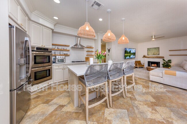 Building Photo - 27733 Mansfield Ct