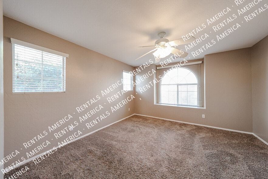 Building Photo - 3719 E Inverness Ave