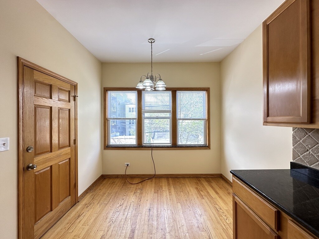 Building Photo - 2136 W Chicago Ave