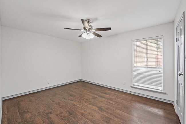 Building Photo - 12905 Woodforest Blvd