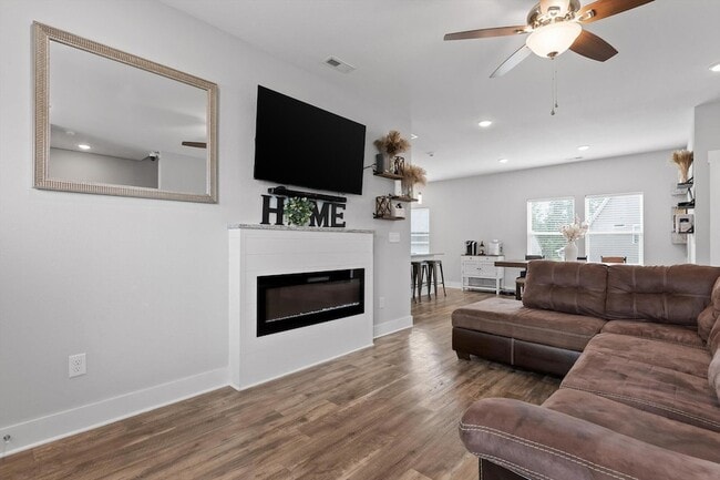 Building Photo - 116 Paxtons Way