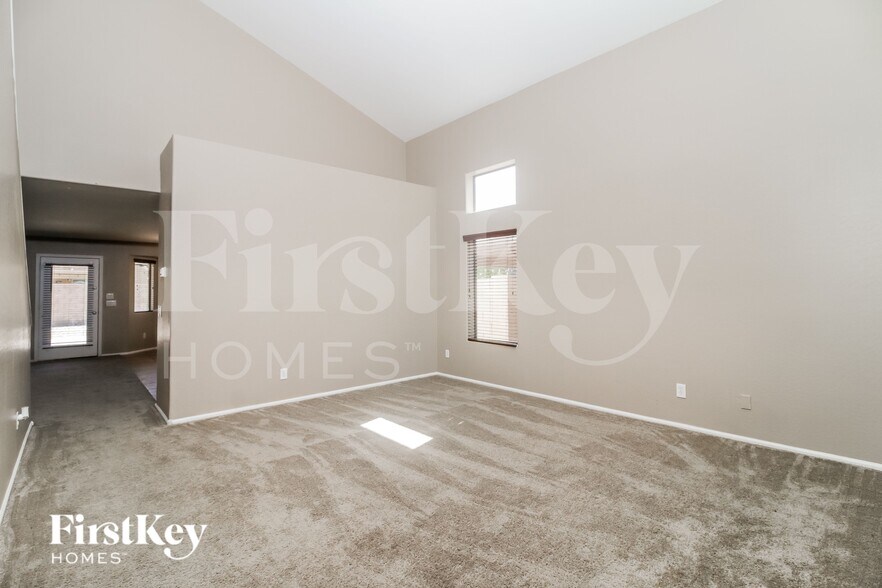 Building Photo - 40133 W Sanders Way