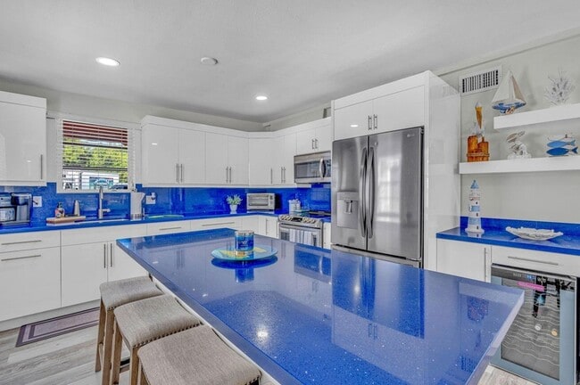 Building Photo - 136 Sable Palm Ln