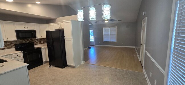 Building Photo - One Level Ranch