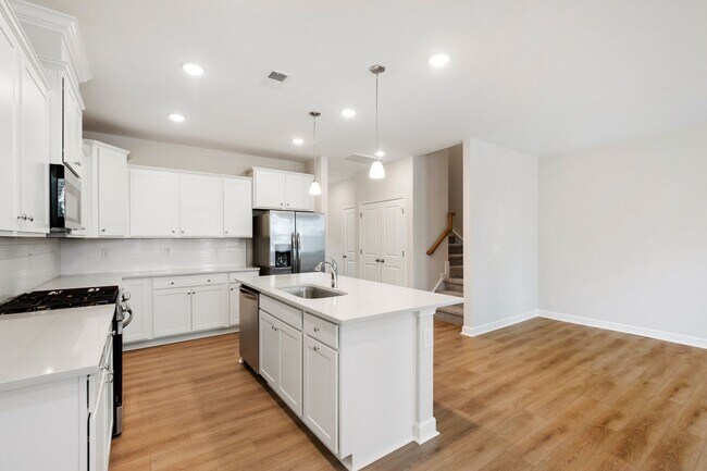 Building Photo - Charming 3BR Townhome in the Sought-After Springvale Community!